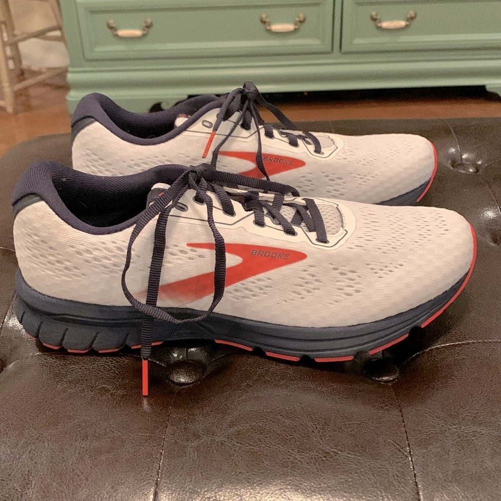 Brooks Anthem 4 women’s running show.  Red/white/navy.  NWOB.  Size 8.5